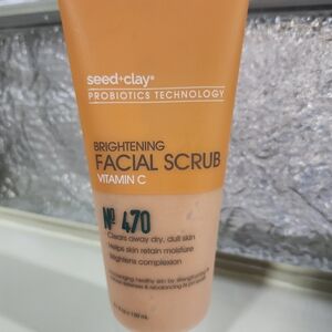 Seed + Clay Brightening Facial Scrub